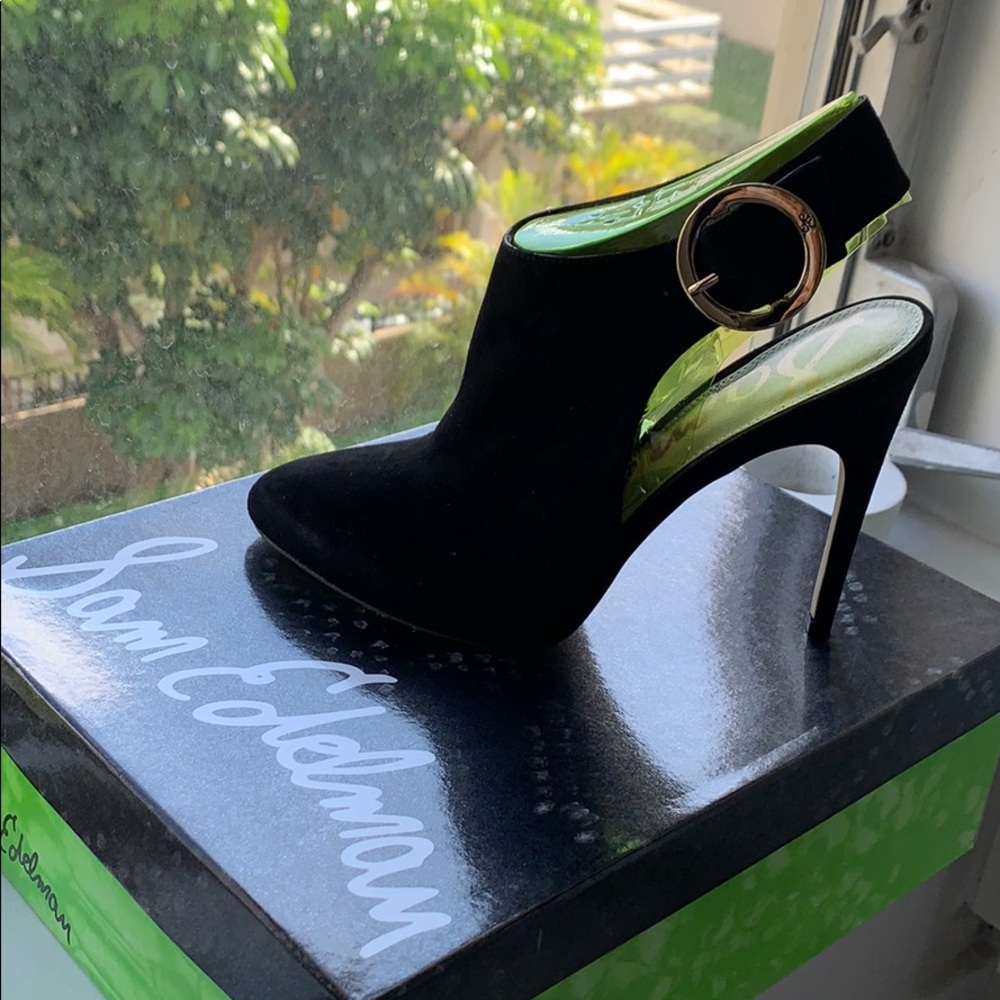 Sam Edelman *never worn* black suede pumps